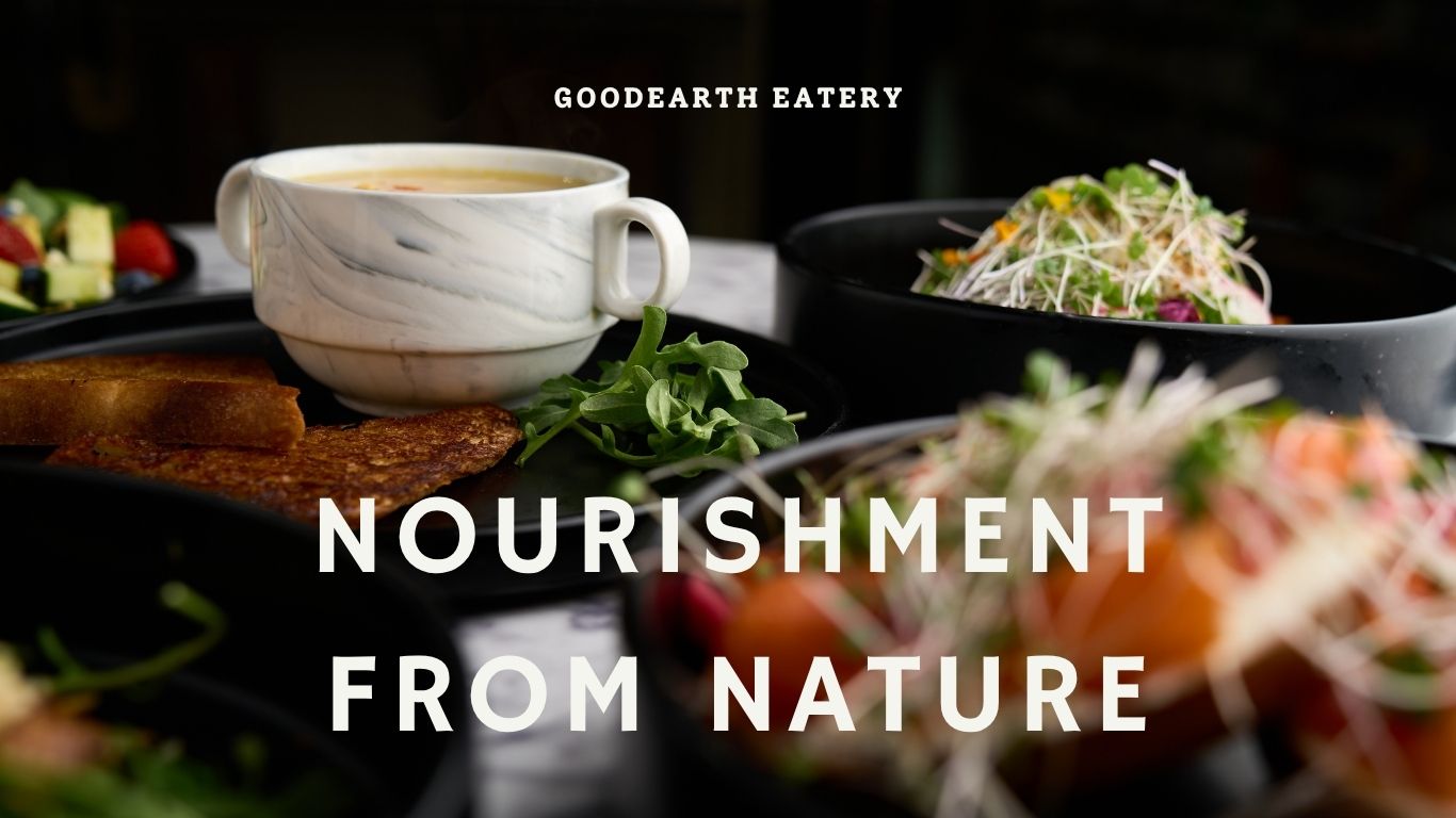 Food & Resto Website in Black Beige Style (3)